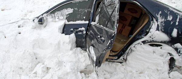 На автотрассе Киев–Чоп из-за снежных заносов образовалась пробка - Sputnik Кыргызстан