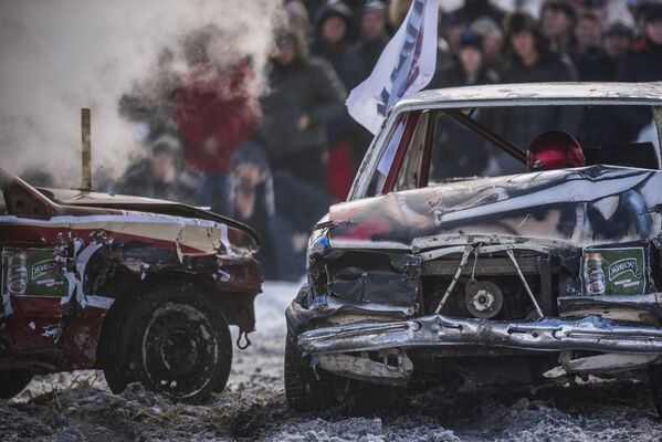 Битва легковых машин на картодроме в Канте - Sputnik Кыргызстан