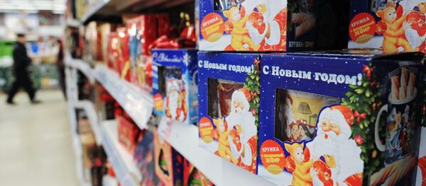 Предновогодняя продажа продовольственных товаров Предновогодняя продажа продовольственных товаров - Sputnik Кыргызстан