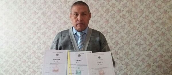 Преподаватель Ошского технологического университета Баатыр Акматов, который сконструировал экономичный электрокотел - Sputnik Кыргызстан