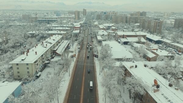 Вид с высоты на город Бишкек после снегопада. Архивное фото - Sputnik Кыргызстан
