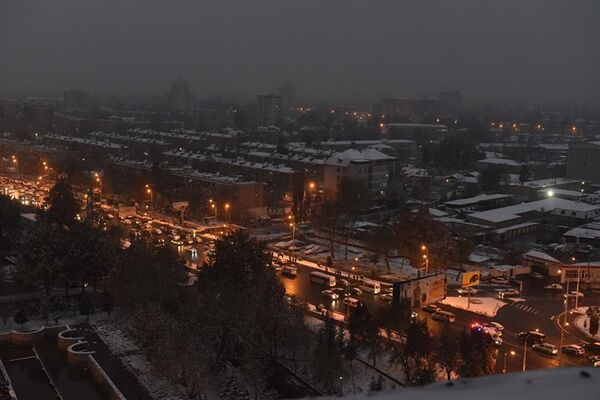 Первый снег в Душанбе - Sputnik Кыргызстан