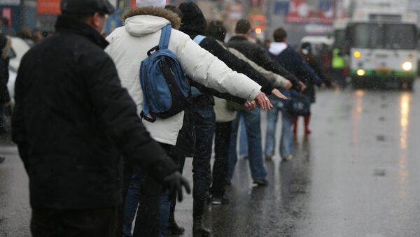 Пассажиры ждущие наземный транспорт. Архивное фото - Sputnik Кыргызстан