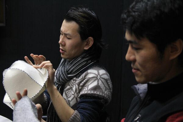 Дизайнеры из Кыргызстана Искендер Асаналиев и Жанышбек Ботоев Дизайнеры из Кыргызстана Искендер Асаналиев и Жанышбек Ботоев - Sputnik Кыргызстан