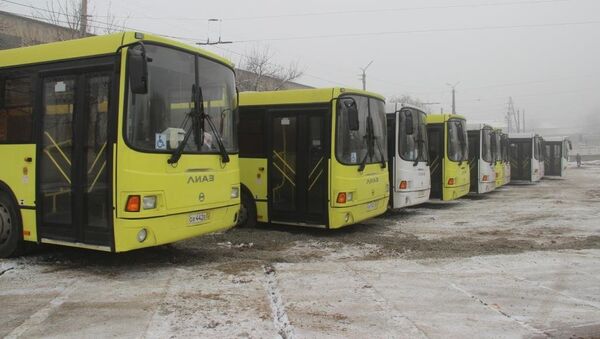 Ош шаарындагы коомдук транспорттун кыймылын жакшыртуу үчүн отуз жаңы автобус алып келинди - Sputnik Кыргызстан