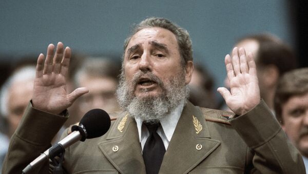 Кубанын мурдагы лидери Фидель Кастронун архивдик сүрөтү - Sputnik Кыргызстан