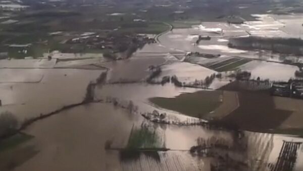Последствия наводнения на северо-западе Италии. Съемка с вертолета - Sputnik Кыргызстан