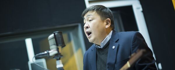 Народный артист Кыргызстана, акын Элмирбек Иманалиев - Sputnik Кыргызстан