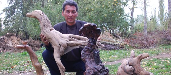 Өзгөндүк жыгач уста Жылдызбек Шамшиев - Sputnik Кыргызстан