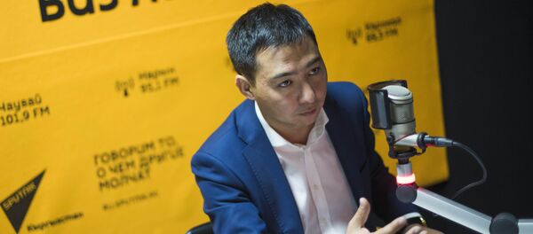 Заместитель министра культуры, туризма и информации, глава Департамента туризма Азамат Жаманкулов во время интервью на радио Sputnik Кыргызстан - Sputnik Кыргызстан
