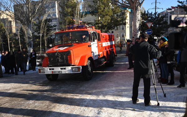 Возгорание кровли началось ближе к 9.00 часам утра. - Sputnik Кыргызстан