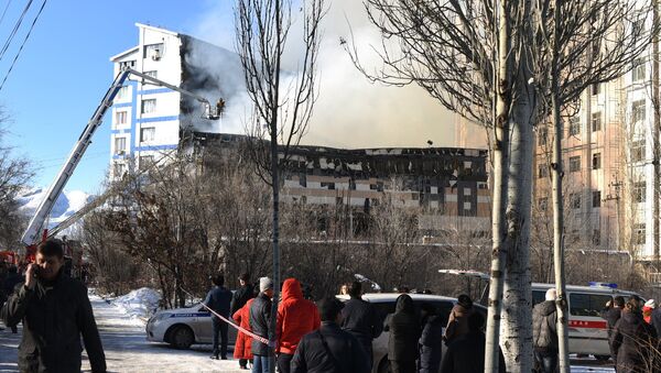 Пожар в здании церкви и частной школы в Бишкеке - Sputnik Кыргызстан