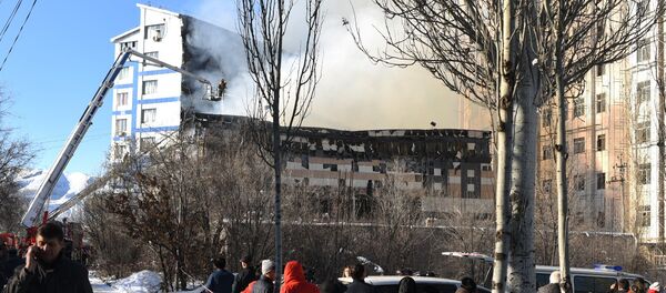 Пожар в здании церкви и частной школы в Бишкеке - Sputnik Кыргызстан