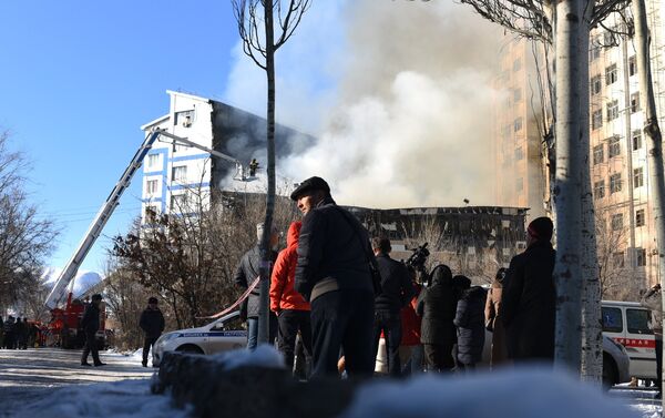 Пожар в здании церкви по улице Токомбаева локализован - Sputnik Кыргызстан