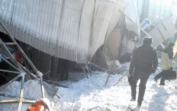 Из-за обрушения крыши закрыт рынок Дордой, сообщили в пресс-службе мэрии Бишкека. - Sputnik Кыргызстан