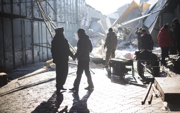 29 ноября, рухнула крыша на центральном проходе рынка Алканов - Sputnik Кыргызстан