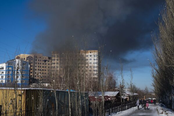 Пожар в здании церкви и частной школе в Бишкеке - Sputnik Кыргызстан