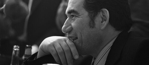 Архивное фото писателя, героя Кыргызской Республики Чингиза Айтматова - Sputnik Кыргызстан