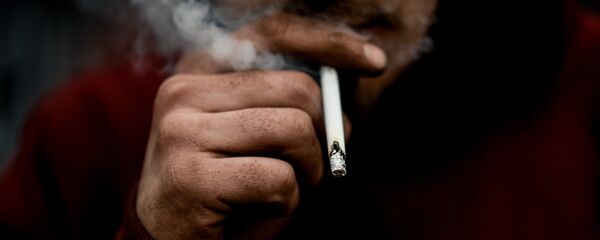 Курение сигарет - Sputnik Кыргызстан