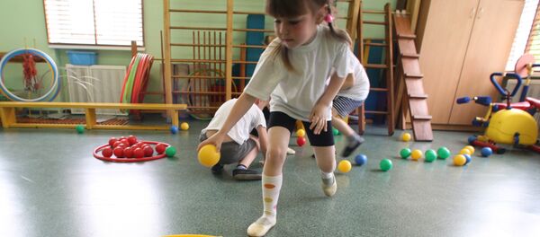 Оздоровительные занятия в детском саду №53 в Калининграде Оздоровительные занятия в детском саду №53 в Калининграде - Sputnik Кыргызстан