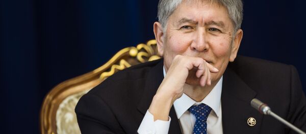 Архивное фото президента КР Алмазбека Атамбаева - Sputnik Кыргызстан