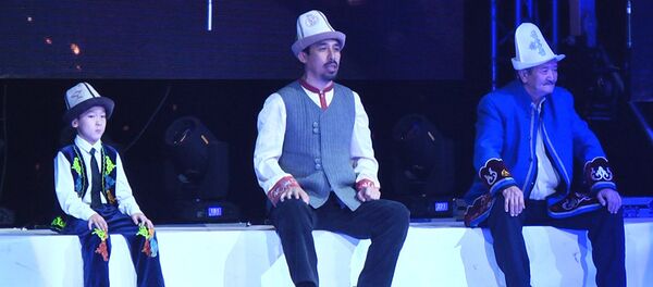 Доспехи и походы: в филармонии прошел концерт, посвященный Дню Манаса - Sputnik Кыргызстан