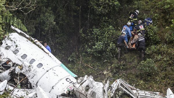 Крушение самолета с бразильскими футболистами на борту в Колумбии - Sputnik Кыргызстан