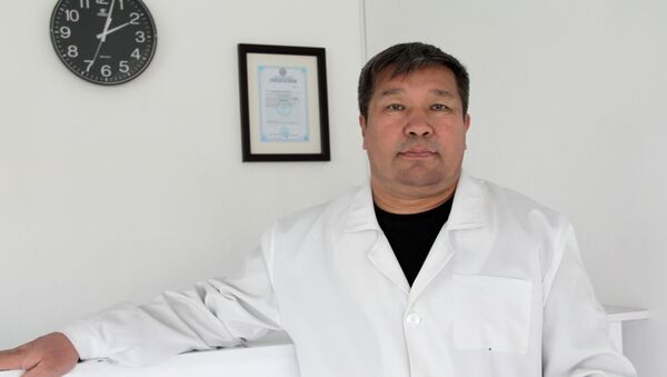 Доктор медицинских наук, уролог-андролог и сексопатолог Жаныбек Мамбетов - Sputnik Кыргызстан
