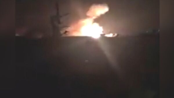Израильские военные обстреляли ракетами сирийский аэродром под Дамаском. Кадры инцидента - Sputnik Кыргызстан