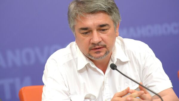 Президент Центра системного анализа и прогнозирования, политолог Ростислав Ищенко. Архивное фото - Sputnik Кыргызстан