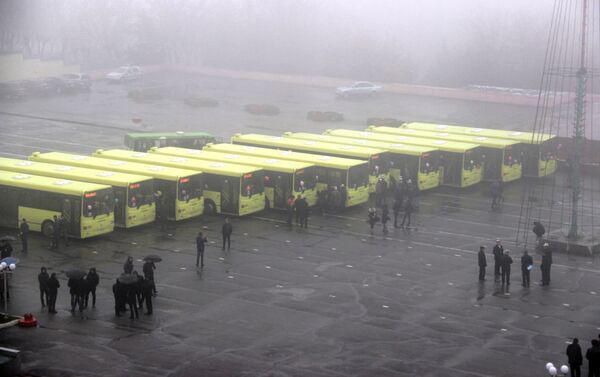Автобустун айдоочуларына жумуш учурунда бирдиктүү форма кийүү милдеттендирилген. - Sputnik Кыргызстан