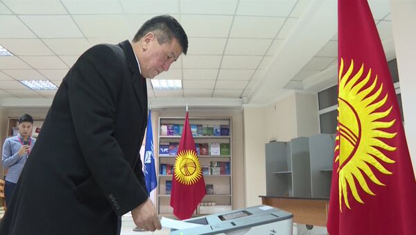 Премьера проверили на наличие биометрики, он проголосовал на выборах - Sputnik Кыргызстан