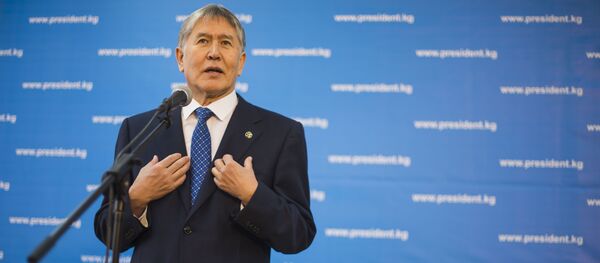 Голосование на выборах в местные кенеши и референдум в Бишкеке Голосование на выборах в местные кенеши и референдум в Бишкеке - Sputnik Кыргызстан