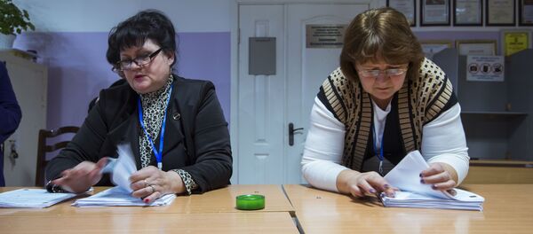 Итоги голосования на выборах в местные кенеши и референдум в Бишкеке - Sputnik Кыргызстан