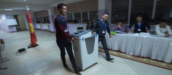 Итоги голосования на выборах в местные кенеши и референдум в Бишкеке - Sputnik Кыргызстан