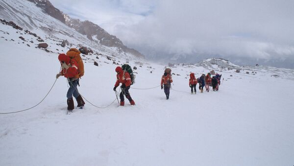 Восхождение инвалидов на вершину горы Казбек - Sputnik Кыргызстан