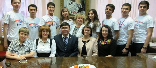 Кыргызстандагы Кыргыз-орус славян университетинин медициналык факультетинин студенттери Новосибирск шаарында өткөн эл аралык олимпиадада Кыргызстандагы Кыргыз-орус славян университетинин медициналык факультетинин студенттери Новосибирск шаарында өткөн эл аралык олимпиадада - Sputnik Кыргызстан