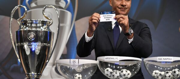 Жеребьевка раунда 16 футбольного турнира Лиги чемпионов УЕФА Жеребьевка раунда 16 футбольного турнира Лиги чемпионов УЕФА - Sputnik Кыргызстан