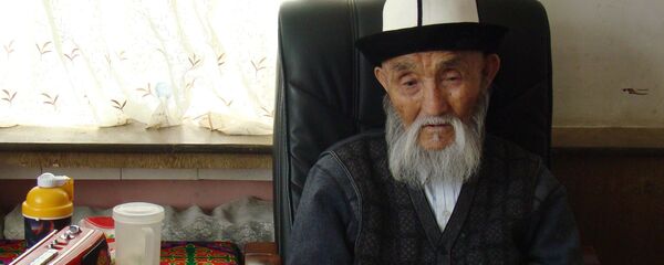 Манасчи, дастанчи и общественный деятель Жусуп Мамай - Sputnik Кыргызстан