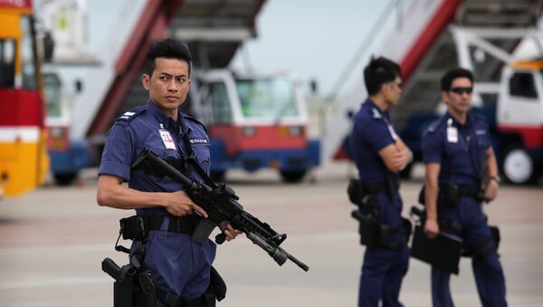 Безопасность в международном аэропорту Гонконга - Sputnik Кыргызстан