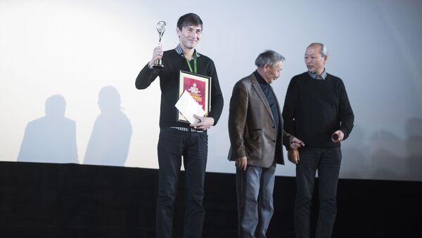 Церемония награждения победителей VI Международного кинофестиваля стран СНГ, Грузии и Балтии Кыргызстан — страна короткометражных фильмов - Sputnik Кыргызстан