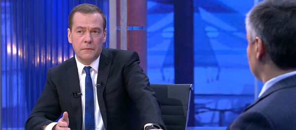 LIVE: Прямая трансляция интервью Дмитрия Медведева российским телеканалам - Sputnik Кыргызстан