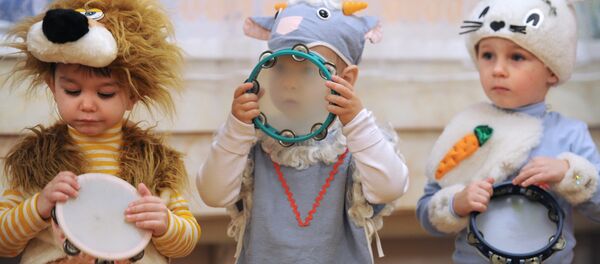 Новогодний утренник в детском доме в Великом Новгороде - Sputnik Кыргызстан