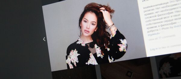 Снимок с социальной сети instagram пользователя issabekovamakosya. Популярная казахстанская певица Макпал Исабекова - Sputnik Кыргызстан