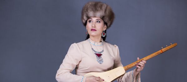 Кыргыз фольклордук ырчылардын көрүнүктүү өкүлдөрүнүн бири Анара Шайымкулова - Sputnik Кыргызстан