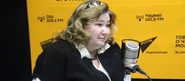 Заведующая кафедрой преподавания русского языка как иностранного Института имени Пушкина Светлана Ельникова во время интервью Sputnik Кыргызстан - Sputnik Кыргызстан