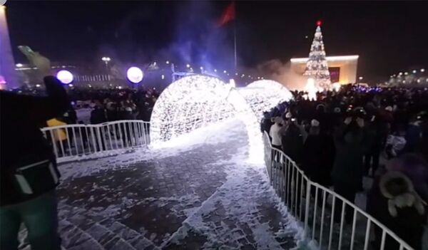 Sputnik 360: зажжение главной елки Кыргызстана - Sputnik Кыргызстан