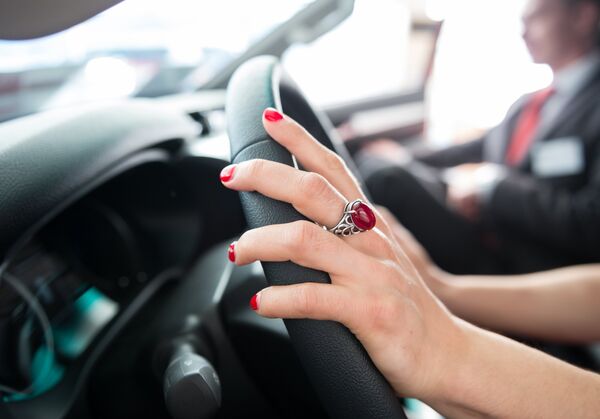 Богач пропиарился на больном мальчике и пожалел. Истории благотворителя из КР - Sputnik Кыргызстан