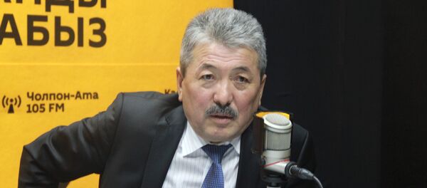 Министр финансов Адылбек Касымалиев во время интервью Sputnik Кыргызстан - Sputnik Кыргызстан