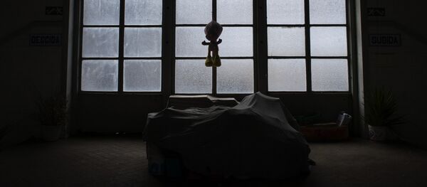 Случаи падения с высотного дома детей - Sputnik Кыргызстан